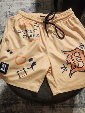 Baseballism Crayon Series Detroit Tigers  Men's Shorts Small